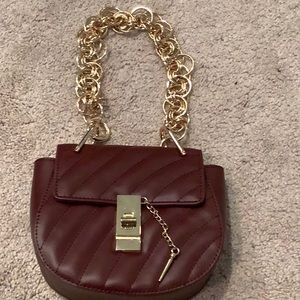 A hand bag